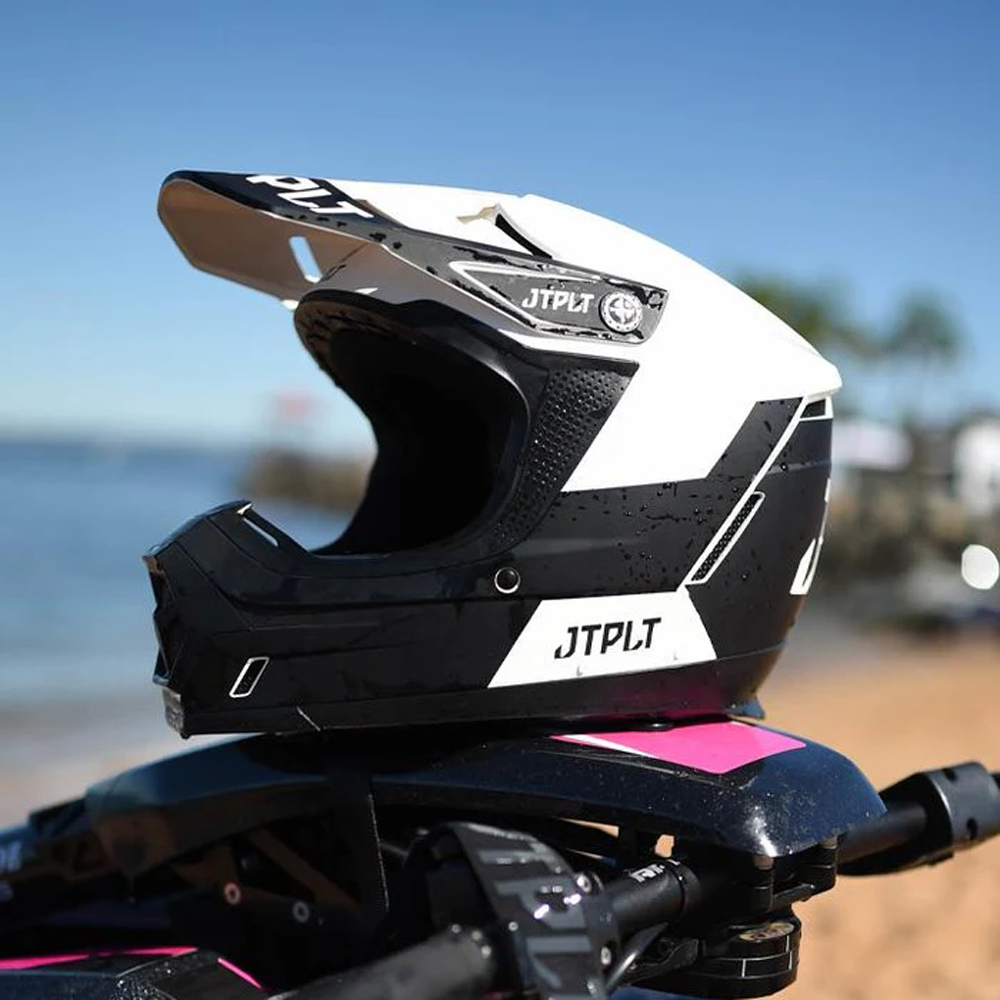 Jetpilot Vault watersport helm zwart/wit 5